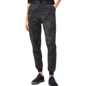 Lululemon Stretch High-Rise Jogger in camo size 4